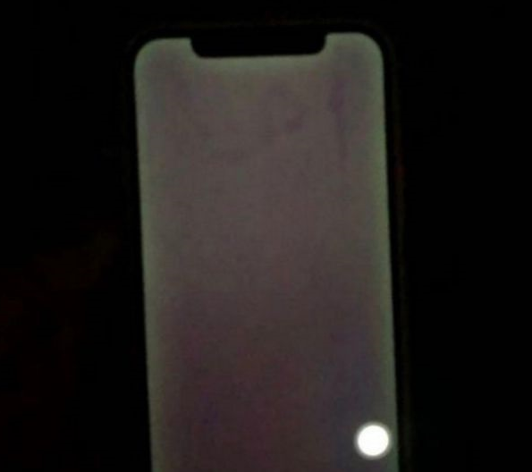 嘉定苹果手机维修分享苹果客服回应 iPhone 12 屏幕“发绿”问题 